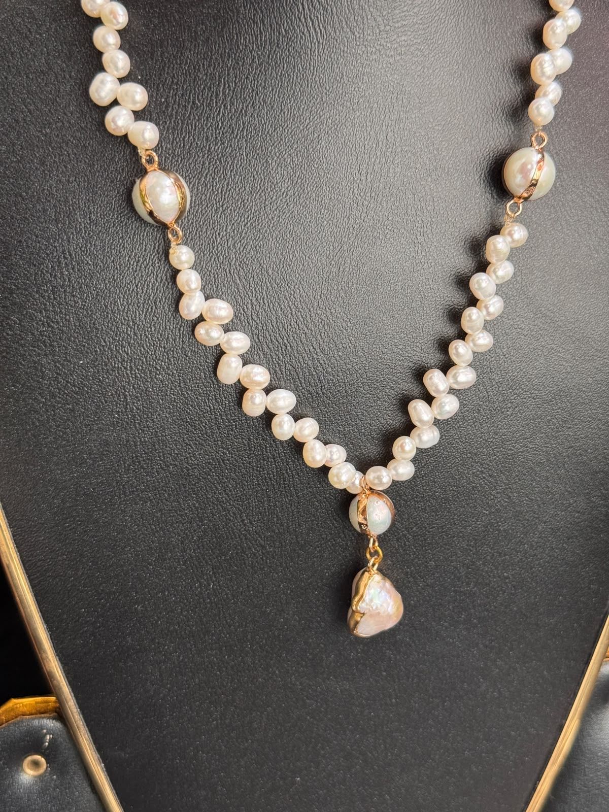 White real & mother pearl set
