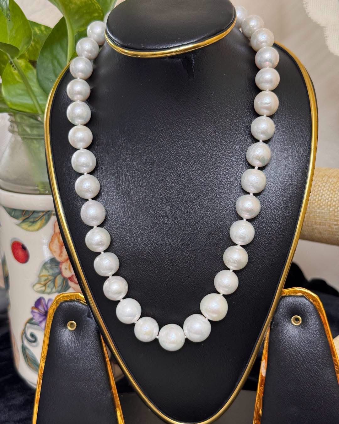 Real Sea pearl necklace