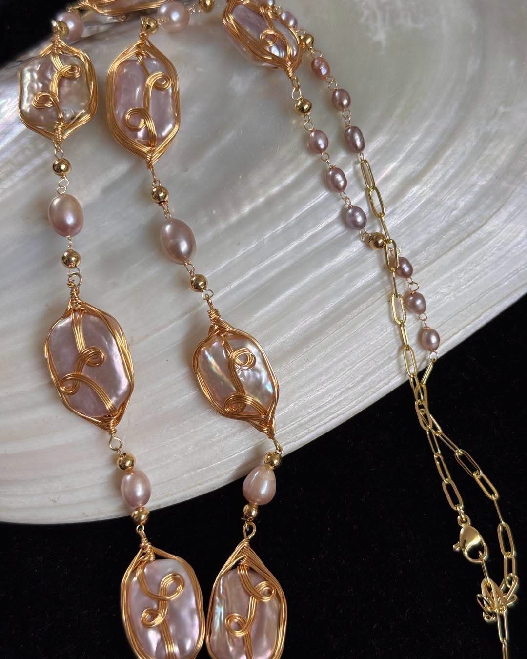 Real & Mother pearl long necklace