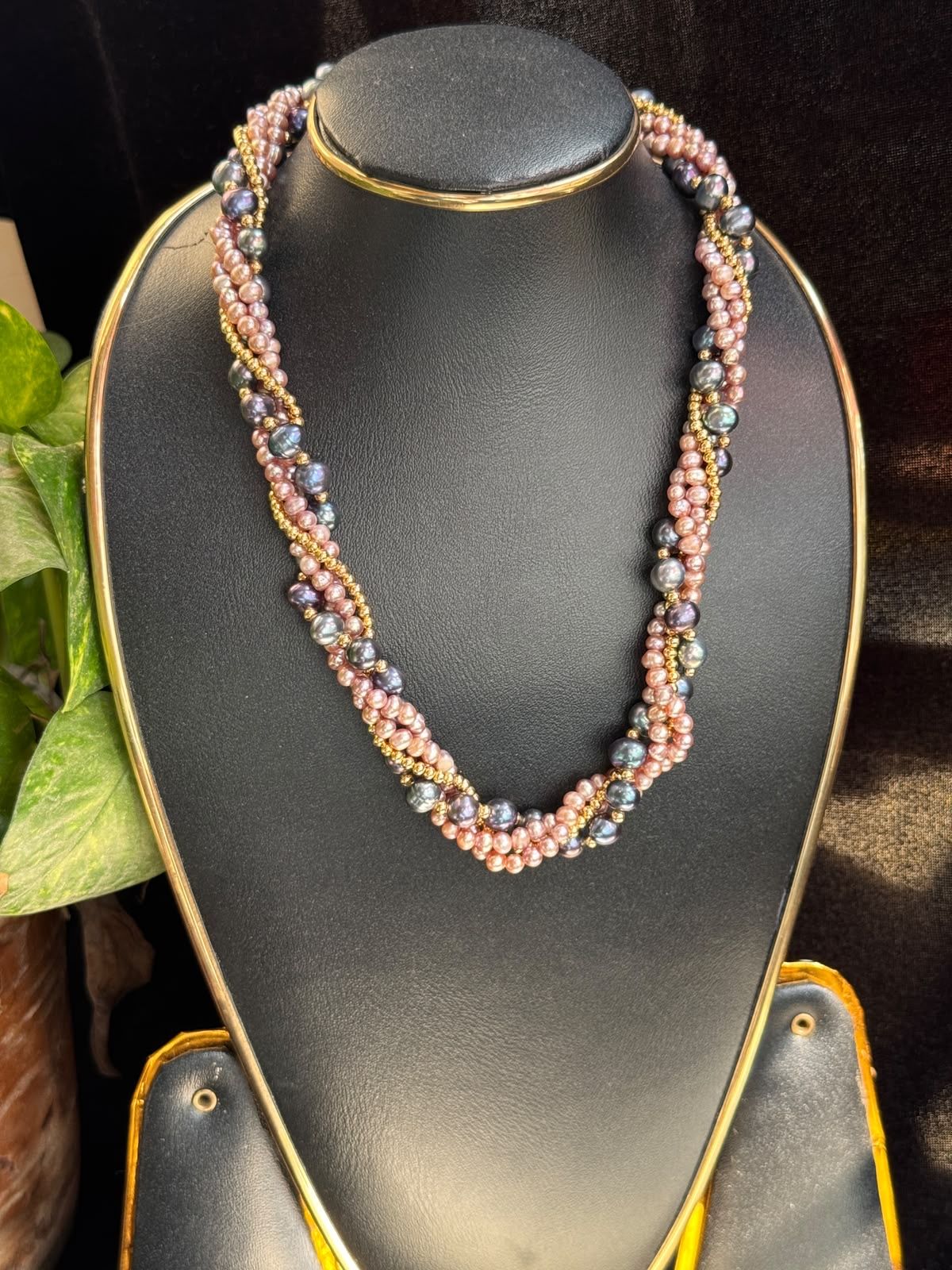 Real pearl three layer twisted set