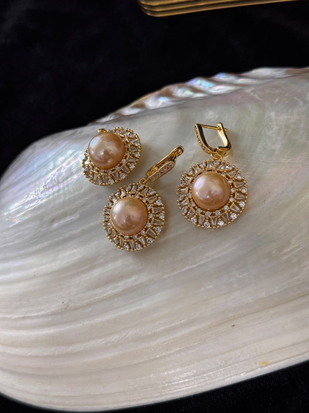 Real sea pearl locket and ear ring set