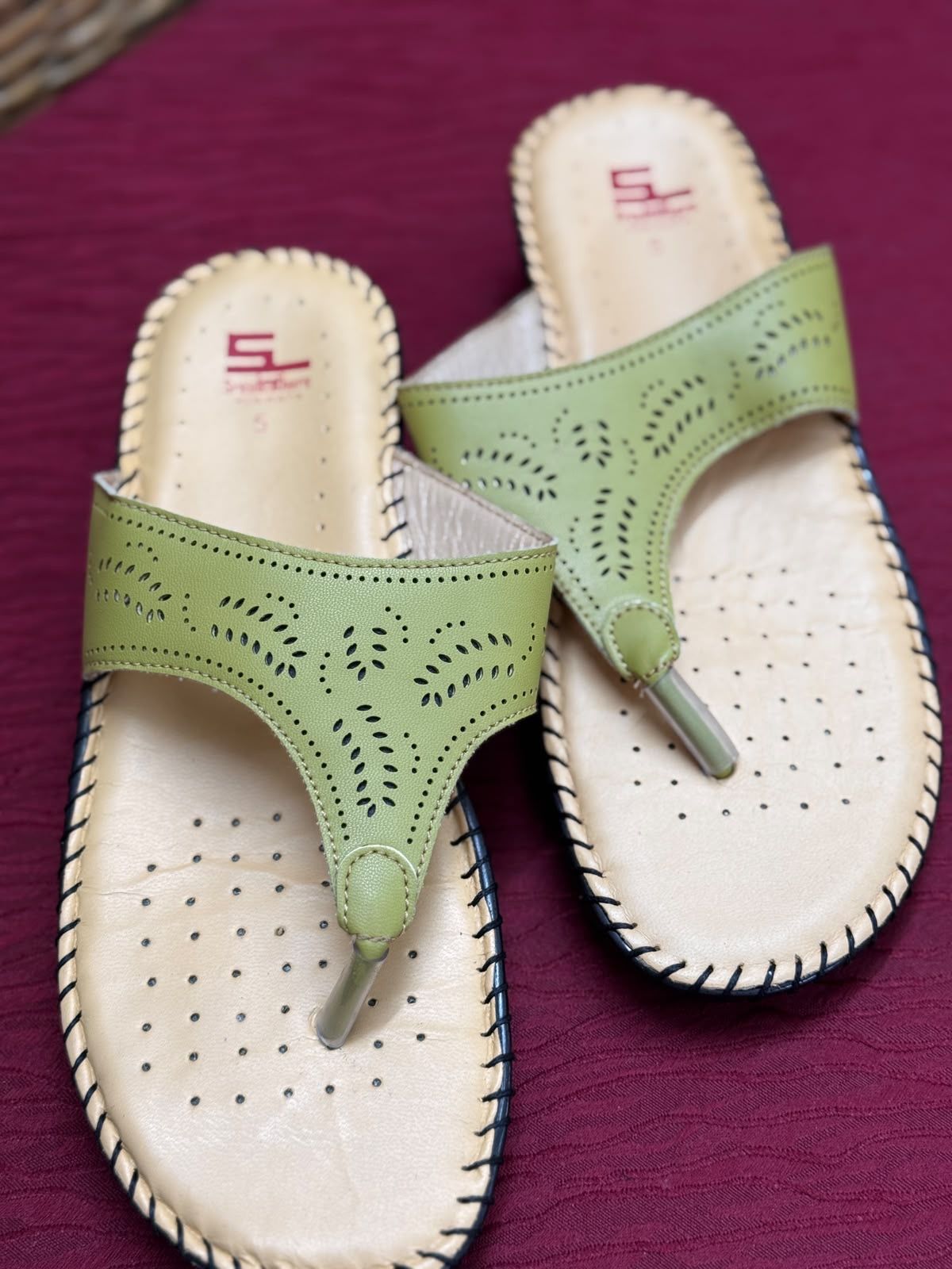 Sreeleathers green sandal