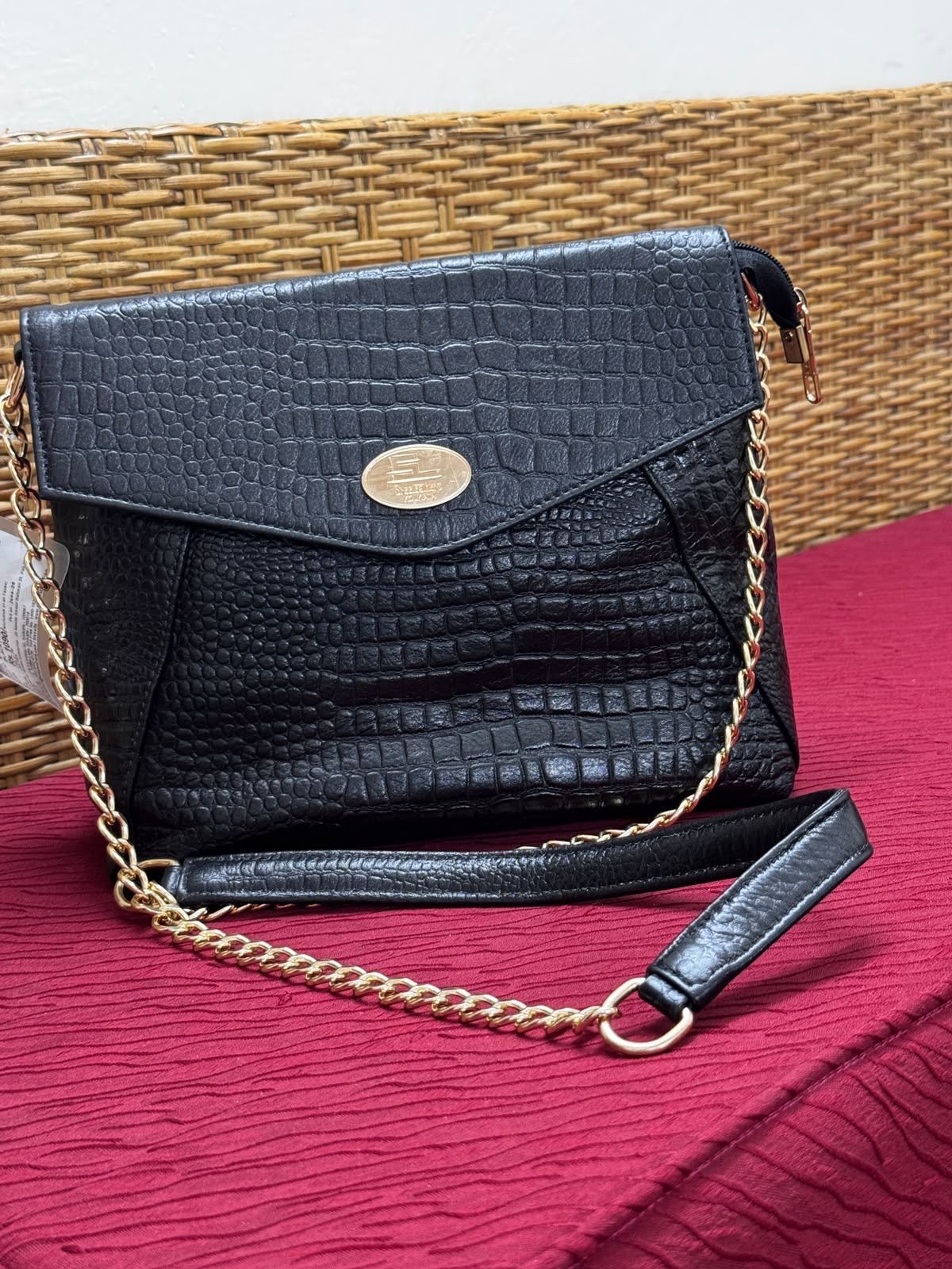 Sreeleathers medium size black bag