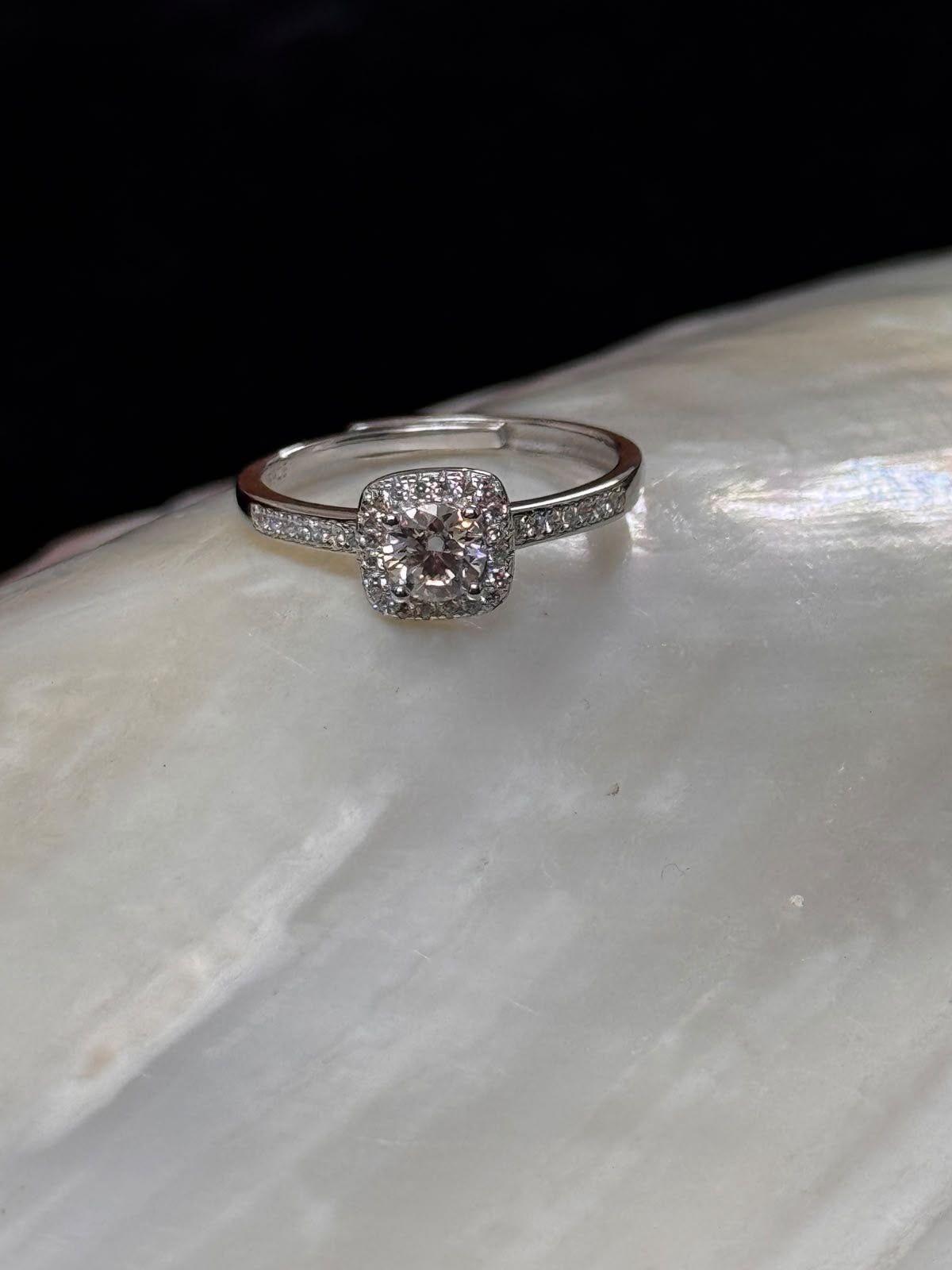 Moissanite Diamond ring 2.09 grams
