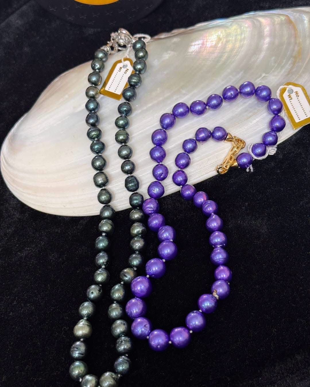 Real pearl necklace (Blue & Green)