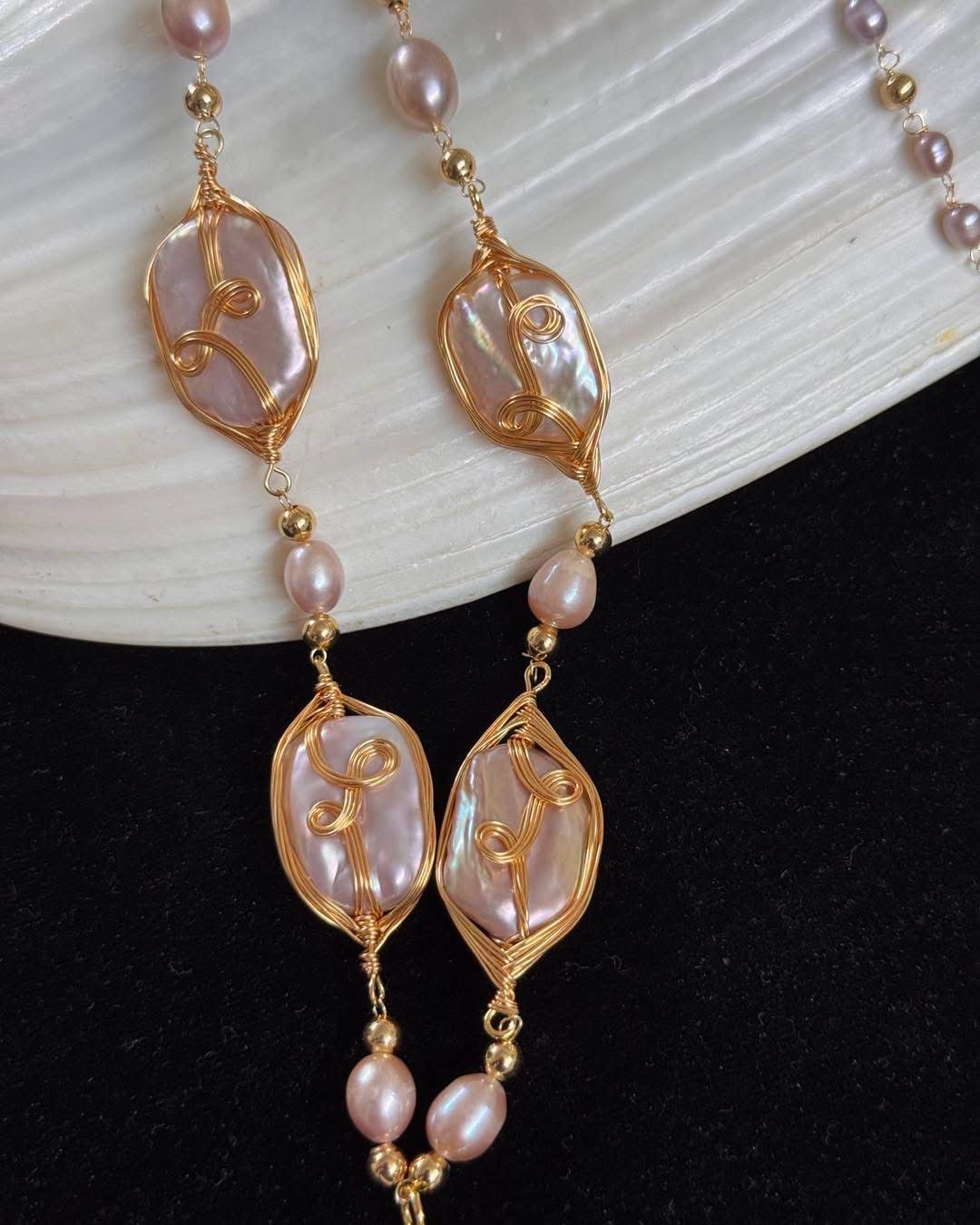 Real & Mother pearl long necklace