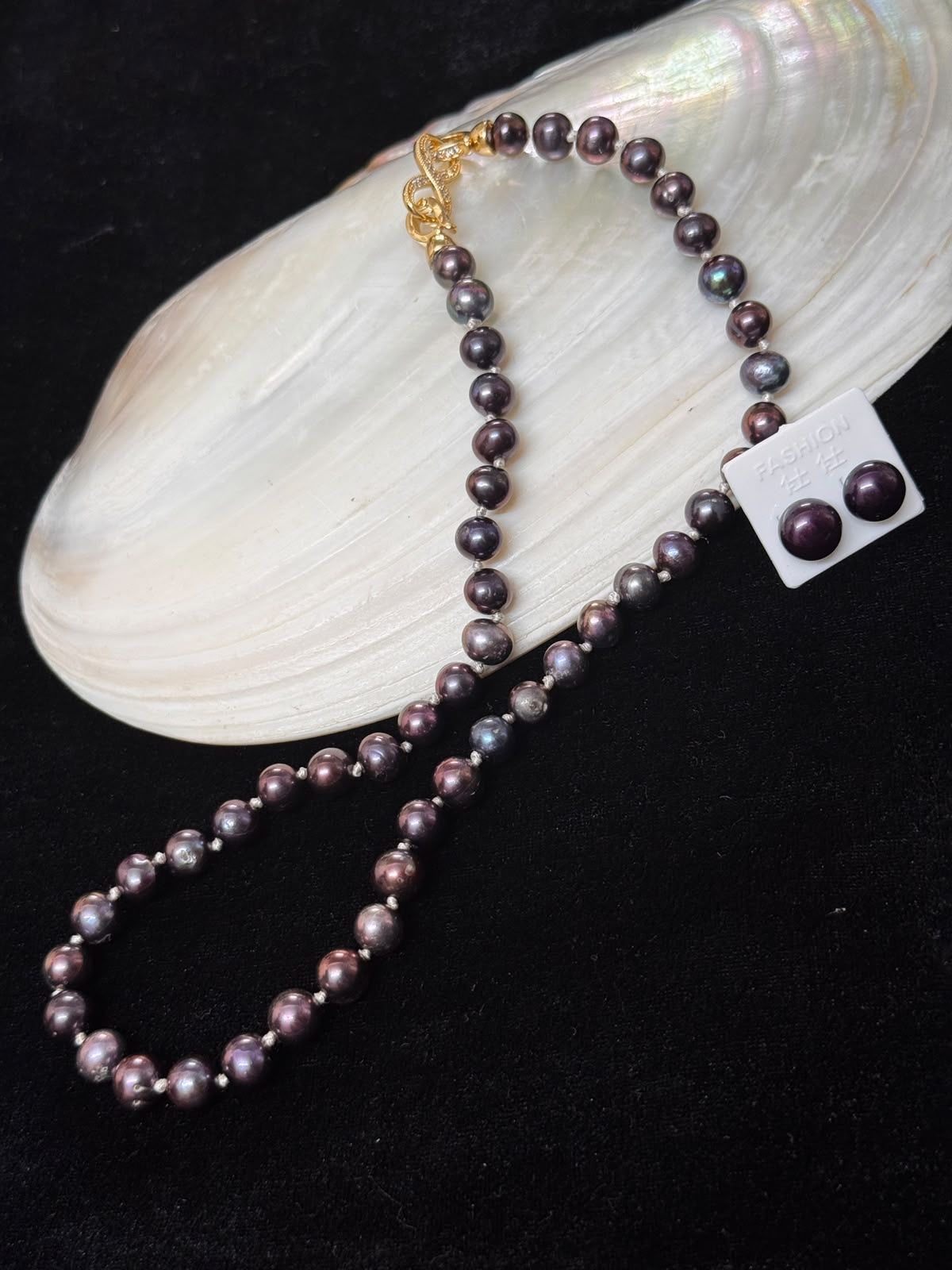 Peacock black real pearl necklace