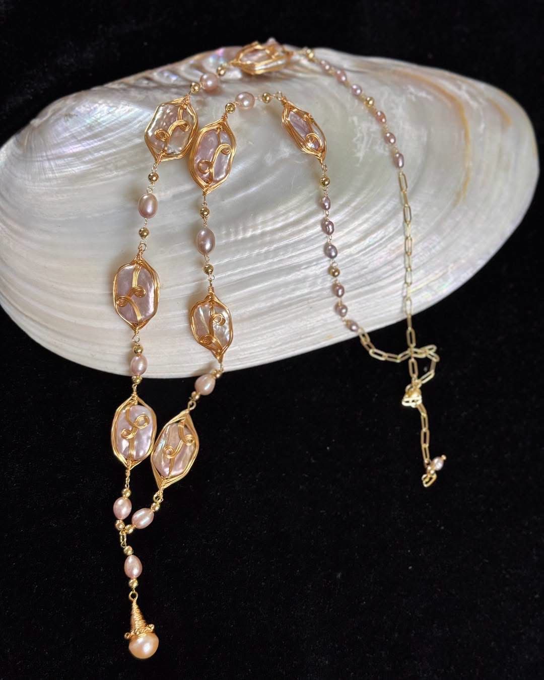 Real & Mother pearl long necklace