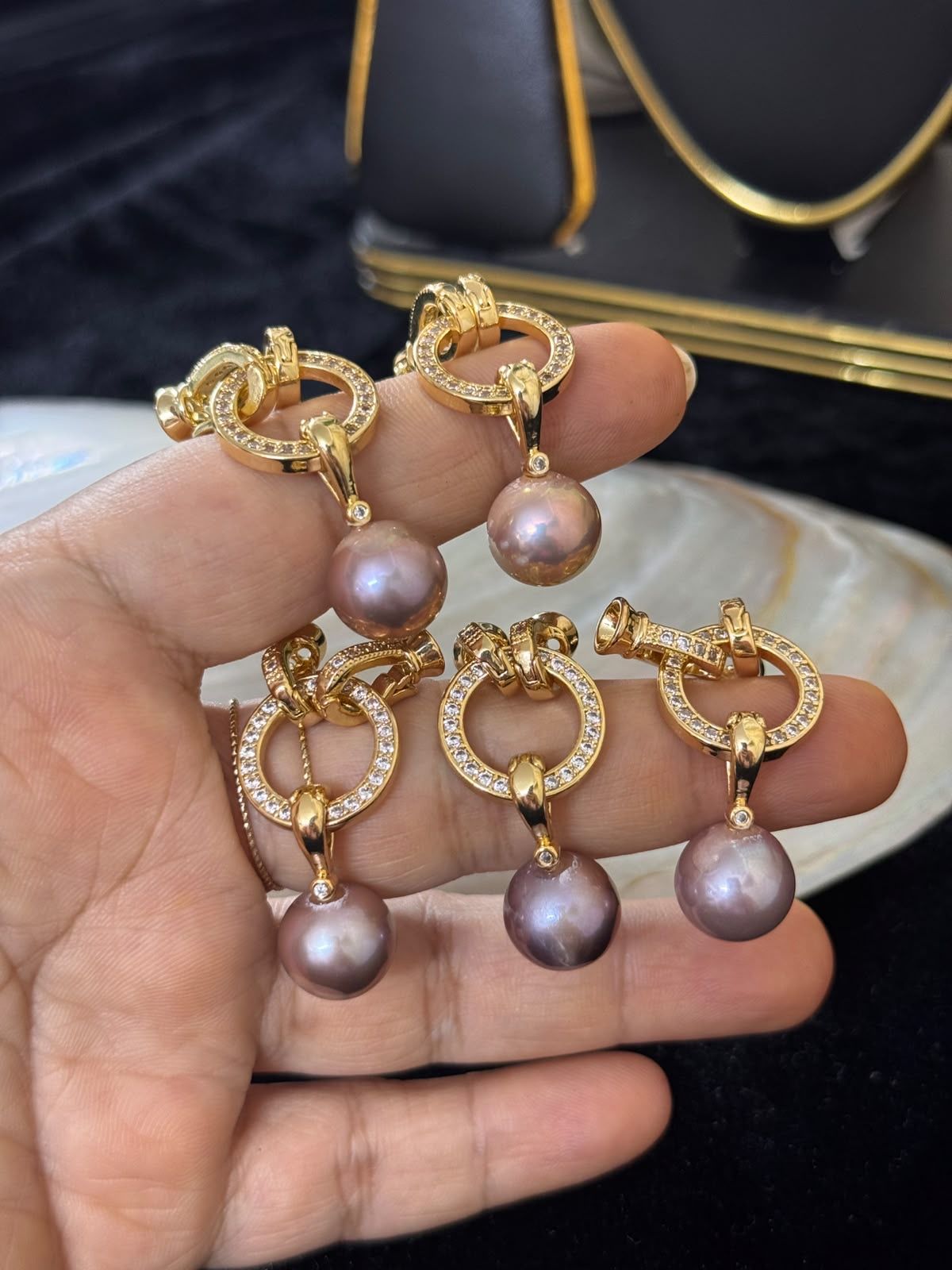 Sea pearl operable pendant