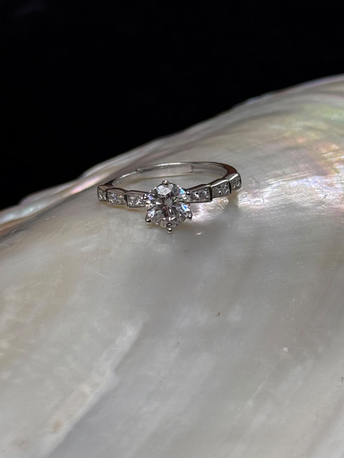 Moissanite Diamond ring 1.56 grams